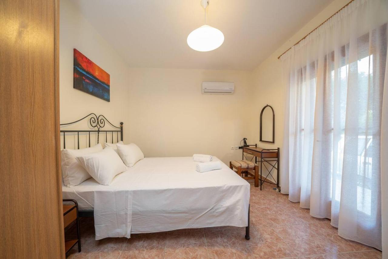 Afroditi Holiday Home - Blue Apartment Свороната Екстер'єр фото