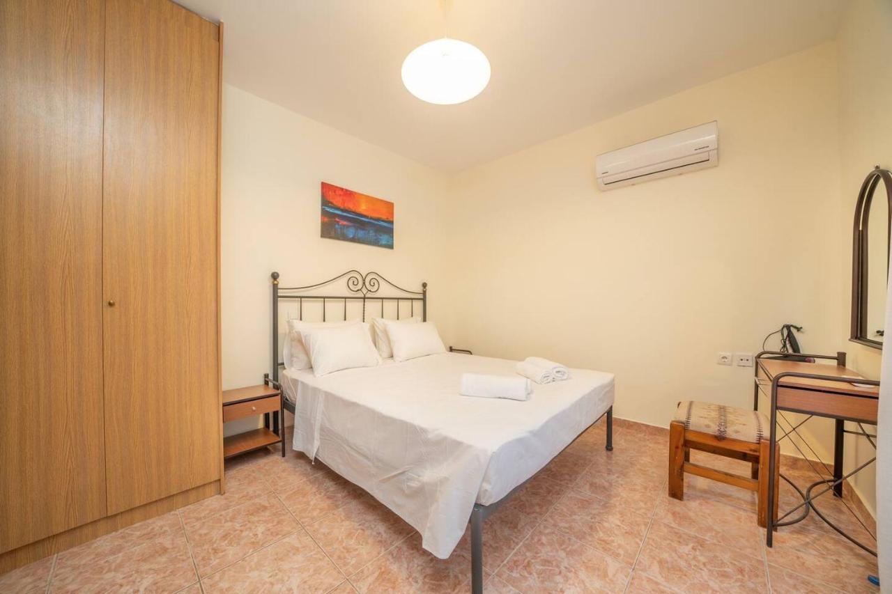 Afroditi Holiday Home - Blue Apartment Свороната Екстер'єр фото